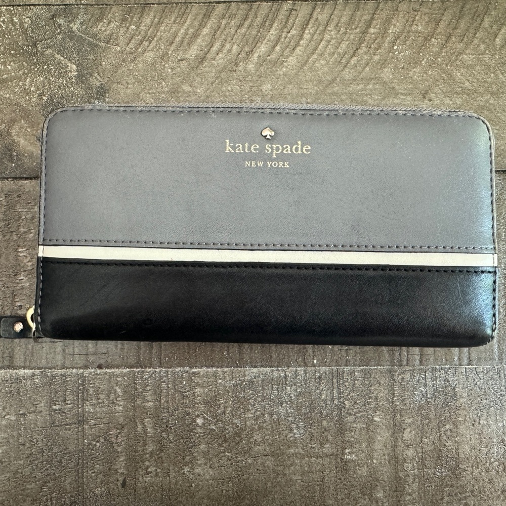 KATE SPADE Large Bifold Wallet- Black Silver Leather‎ Zipper Closure